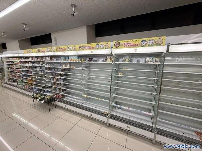 中国游客亲历日本熊本强震 货架商品掉落一地